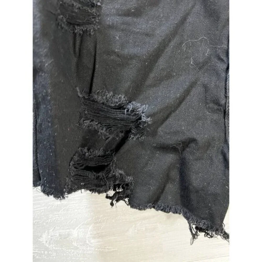 Almost Famous Ultra High Rise Short Black Distressed‎ Size 5